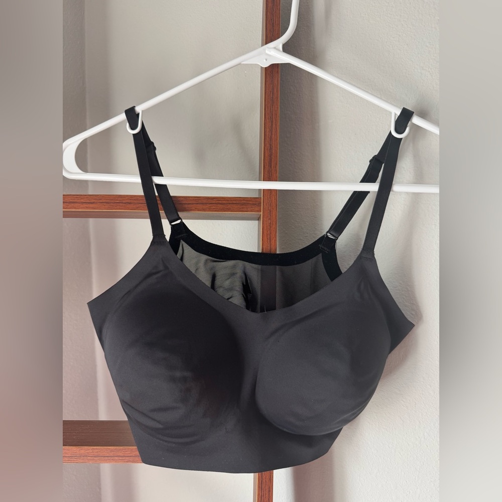 Black Seamless Women's Bra